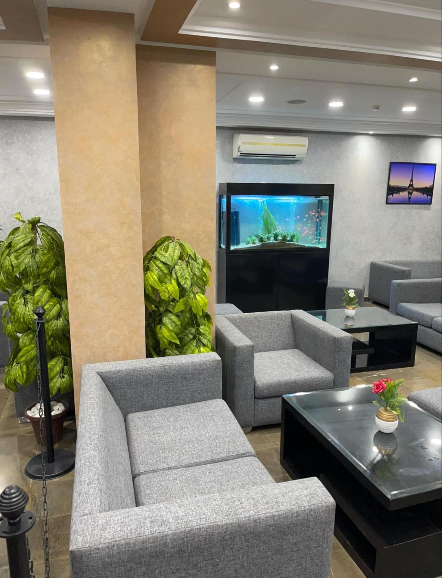 Hotel Le Parisien Tunis Extérieur photo