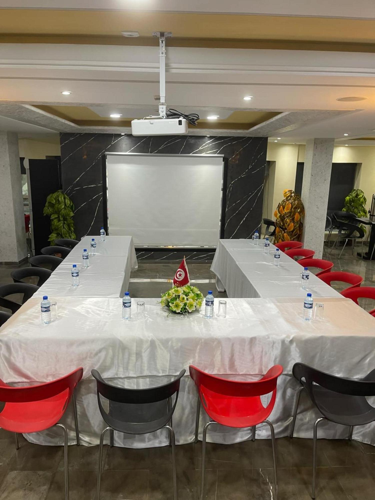 Hotel Le Parisien Tunis Extérieur photo